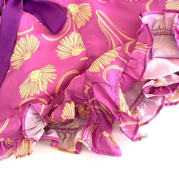 SMILEY x UNIQUE VINTAGE Pink Floral Belted Shorts NWT - Picture 6 of 9